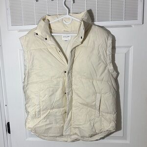 Aerie Off-White Puffer Vest